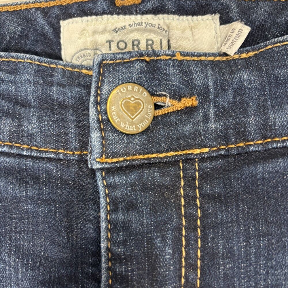Torrid Women's Relaxed Bootcut Jeans Denim Medium Wash Plus Sz 16 Comfort - Picture 4 of 13